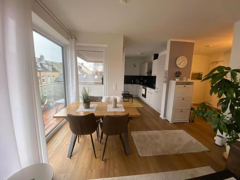 Moderne Penthouse Wohnung Schleswig Exterior foto